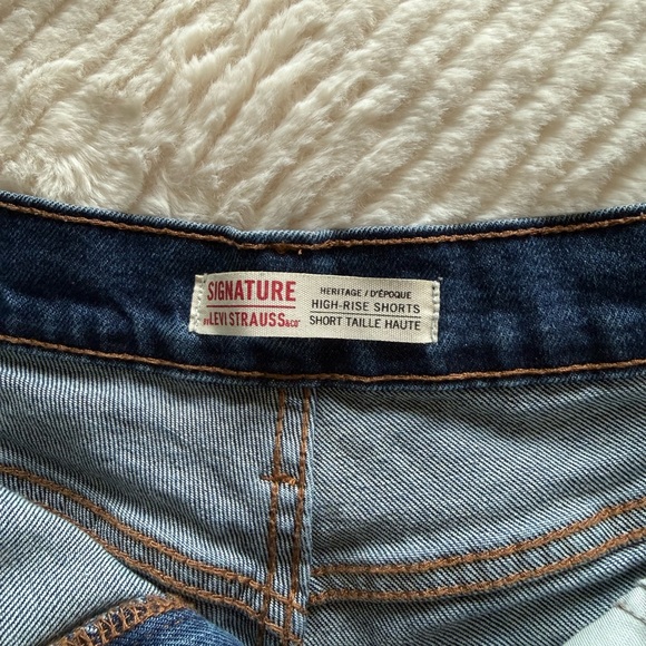Levi's Dark Blue Jean Shorts - Picture 2 of 4